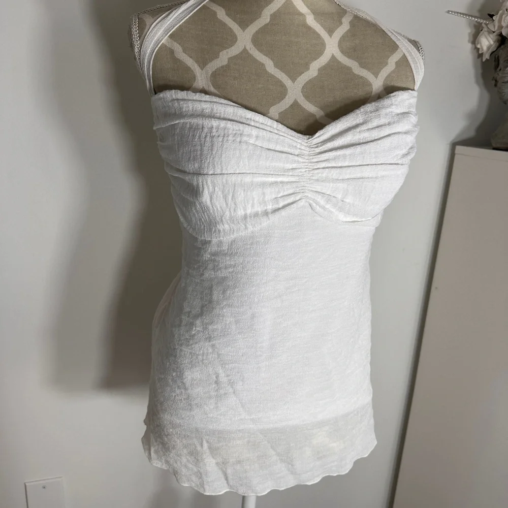 Le Chateau White Halter Top - Picture 2 of 3